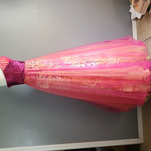 David's Bridal hot pink , orange animal print sleeveless prom dress, size 4 - Picture 8 of 12